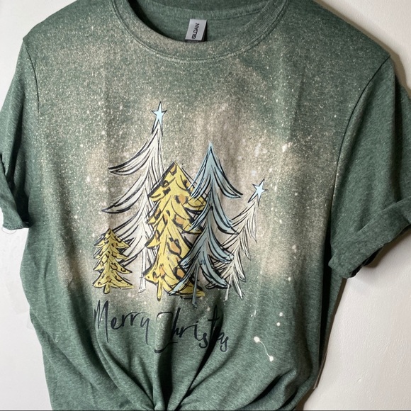 MERRY Christmas Tree Bleach Tee Handmade Heather Green Color Size Medium - Picture 3 of 5